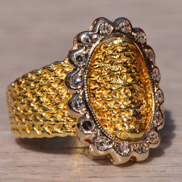 Vintage Two Tone Textured Buckle Ring with Natural Diamonds - Picture 5 of 10